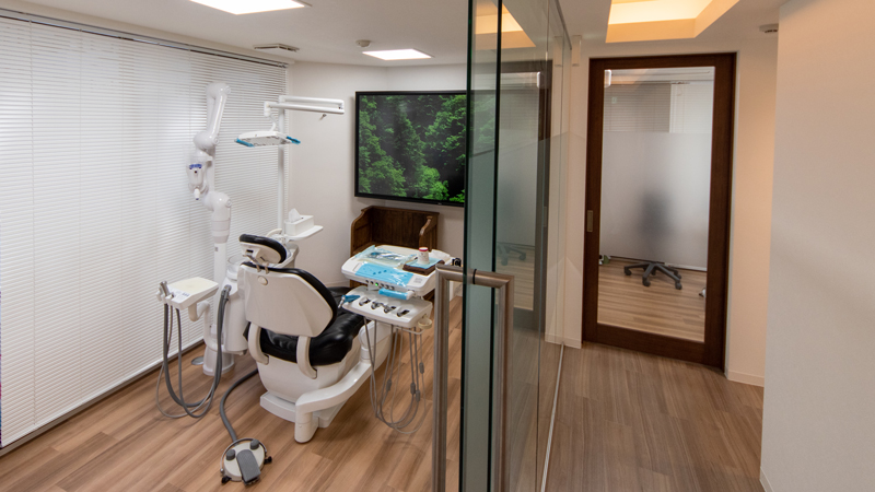 銀座ルミナス歯科　完全個室の診療室